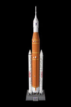 Load image into Gallery viewer, Revell 1/144 NASA SLS Artemis I Rocket 15877