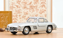 Load image into Gallery viewer, Norev 1/18 Mercedes Benz 300SL (1954) Silver Metallic 183857