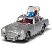 Load image into Gallery viewer, Corgi 261 James Bond Aston Martin D.B.5  (Reissue) RT26101S 261