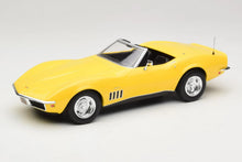 Load image into Gallery viewer, Norev 1/18 Chevy Corvette Cabrio 1969 Daytona Yellow 189039