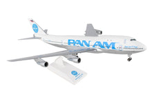 Load image into Gallery viewer, Skymarks 1/200 PAN AM 747-100 W/GEAR JUAN TRIPPE SKR998