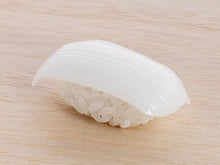 Load image into Gallery viewer, Syuto Seiko 1/1 Sushi Plastic Model: Ver. 07 Squid