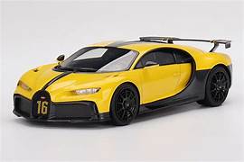 Top Speed 1/18 Bugatti Chiron Pur Sport Yellow TS0388 SALE