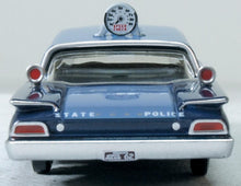 Load image into Gallery viewer, Oxford 1/87 HO 87FF60002 Ford Fairlane Town Sedan 1960 Mass.Police Radar Car