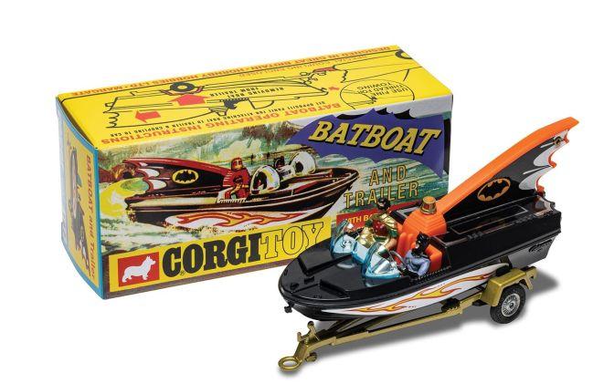 corgi batcopter バットマン　箱有り　美品 Corgi 1/46 Bat Boat w/ Batman & Robin Figures (RE-ISSUE) RT10701