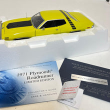 Load image into Gallery viewer, Franklin Mint 1/24 1971 Plymouth Roadrunner B11D888