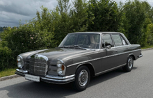 Load image into Gallery viewer, Norev 1/18 1968 - 1972 Mercedes 280 SE (W108) Arabic Grey B66040718