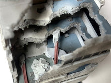 Load image into Gallery viewer, Tomytec 1/144 Dio-Com Ruins Building DCM22
