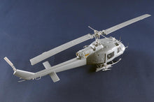 Load image into Gallery viewer, Trumpeter 1/35 US UH-1B Gunship Huey 05112'