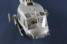 Load image into Gallery viewer, Trumpeter 1/35 US UH-1B Gunship Huey 05112'