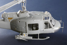 Load image into Gallery viewer, Trumpeter 1/35 US UH-1B Gunship Huey 05112'