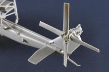 Load image into Gallery viewer, Trumpeter 1/35 US UH-1Y Venom 05118