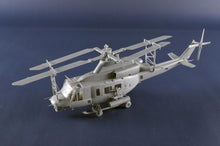 Load image into Gallery viewer, Trumpeter 1/35 US UH-1Y Venom 05118