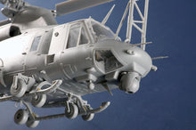 Load image into Gallery viewer, Trumpeter 1/35 US UH-1Y Venom 05118
