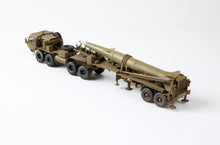 Load image into Gallery viewer, Modelcollect 1/72 US M983 HEMTT Tractor w Pershing II UA72077