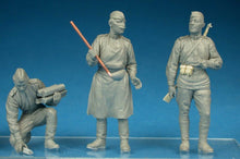 Load image into Gallery viewer, MiniArt 1/35 Russian KP-42 Field Kitchen w/ 3 Figures 35061