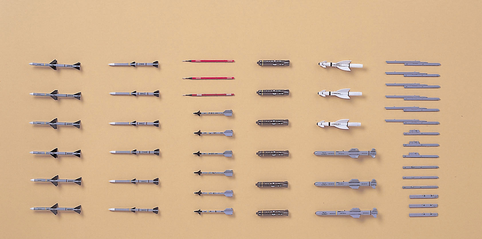 Hasegawa 1/72 US Aircraft Weapons V Missiles and Launcher Set 35009