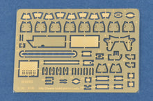 Load image into Gallery viewer, HobbyBoss 1/35 French R39 Light Infantry Tank 83893