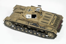 Load image into Gallery viewer, MiniArt 1/35 German Pz.Kpfw.III Ausf.C 35166