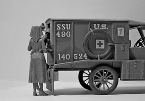 ICM 1/35 US Model T 1917 Ambulance with US Medical Personnel 35662