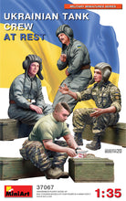 Load image into Gallery viewer, MiniArt 1/35 Ukrainian Tank Crew at Rest (4) 37067