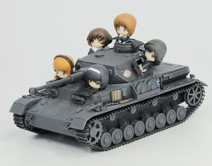 Platz NuNu 1/35 Girls und Panzer Panzer IV F2 w/ Pre-painted Figures GP-59