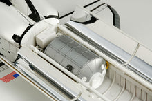 Load image into Gallery viewer, Tamiya 1/100 Space Shuttle Atlantis 60402