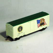 Load image into Gallery viewer, Micro-Trains MTL N 40' Box Car William H. Taft 07400131 BSB477 SALE ***