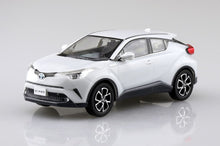 Load image into Gallery viewer, Aoshima Snap Kit 1/32 Toyota C-HR Pearl White Crystal Shine 05634