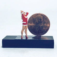Load image into Gallery viewer, Preiser 1/87 HO Christmas Girl 29026
