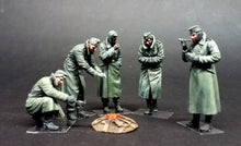 Load image into Gallery viewer, Miniart 1/35 German Soldiers 1941-42 (5) 35218