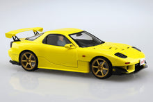 Load image into Gallery viewer, Aoshima 1/24 Initial D Mazda RX-7 FD3S w/ Takahashi Keisuke Figure 05955