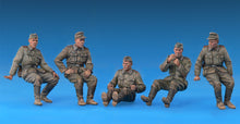 Load image into Gallery viewer, Miniart 1/35 German Artillery Crew Riders 35040