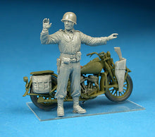 Load image into Gallery viewer, Miniart 1/35 US Military Police with Motorcycles (2) 35085