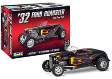 Load image into Gallery viewer, Revell 1/24 Ford 1932 Roadster 85-4524