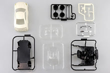 Load image into Gallery viewer, Aoshima Snap Kit 1/32 Nissan GT-R Brilliant White 07-B 05639