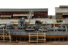 Load image into Gallery viewer, Ion Models 1/700 US Navy Figures Chilling on Deck U700-001'