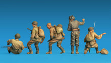 Load image into Gallery viewer, Miniart 1/35 Russian Soldiers Riders. Special Edition 35281