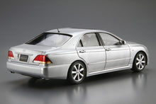 Load image into Gallery viewer, Aoshima 1/24 Toyota Crown Royal Saloon G/ATHLETE G GRS182 2003 05793