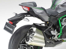Load image into Gallery viewer, Tamiya 1/12 Kawasaki Ninja H2 Carbon 14136