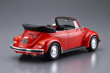 Load image into Gallery viewer, Aoshima 1/24 Volkswagen VW 1303 S Beetle Cabriolet 1975 06154