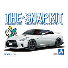Load image into Gallery viewer, Aoshima Snap Kit 1/32 Nissan GT-R Brilliant White 07-B 05639