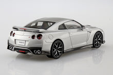 Load image into Gallery viewer, Aoshima Snap Kit 1/32 Nissan GT-R Ultimate Metal Silver 05641