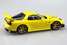 Load image into Gallery viewer, Aoshima 1/24 Initial D Mazda RX-7 FD3S w/ Takahashi Keisuke Figure 05955