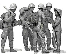 Load image into Gallery viewer, MasterBox 1/35 US Patrolling Vietnam War Series MB3599