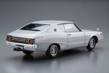 Load image into Gallery viewer, Aoshima 1/24 Nissan Skyline GC111 HT 2000GT-X 1973 Plastic Kit 05351