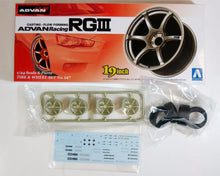 Load image into Gallery viewer, Aoshima 1/24 Rim &amp; Tire Set (147) Advan Racing RG III 19&quot; (147) 00902