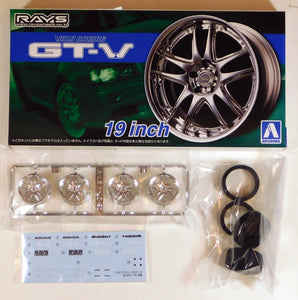 Aoshima 1/24 Rim & Tire Set ( 71) Volk Racing GT-V 19" 05462