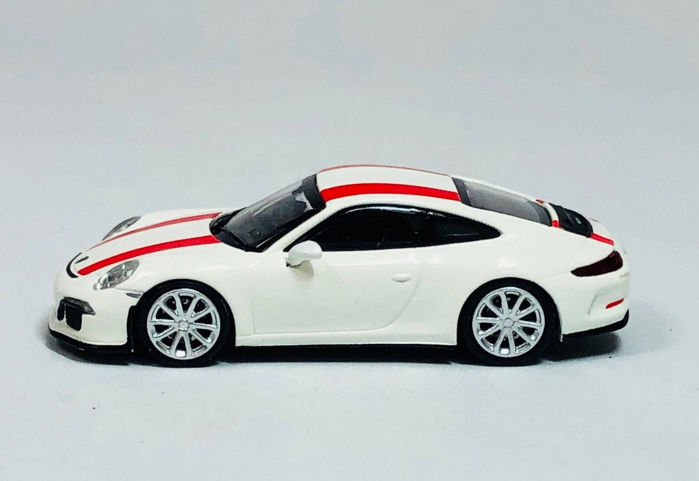Minichamps 1/87 HO Porsche 911 R White/Red Stripe 870066220 SALE!