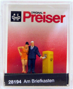 Preiser 1/87 HO At the Mailbox 28194